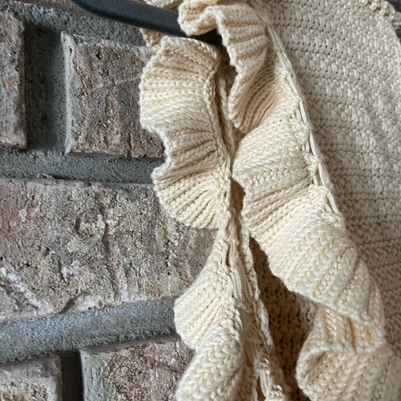 Marble Crochet Ruffle Top - Picture 5 of 5